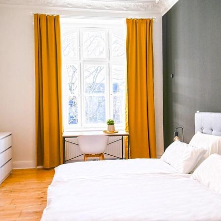 120Qm Denkmal Apartment In Krefeld Mit Stuck Und Balkon - Beuys Apartments - Krefeld Extérieur photo