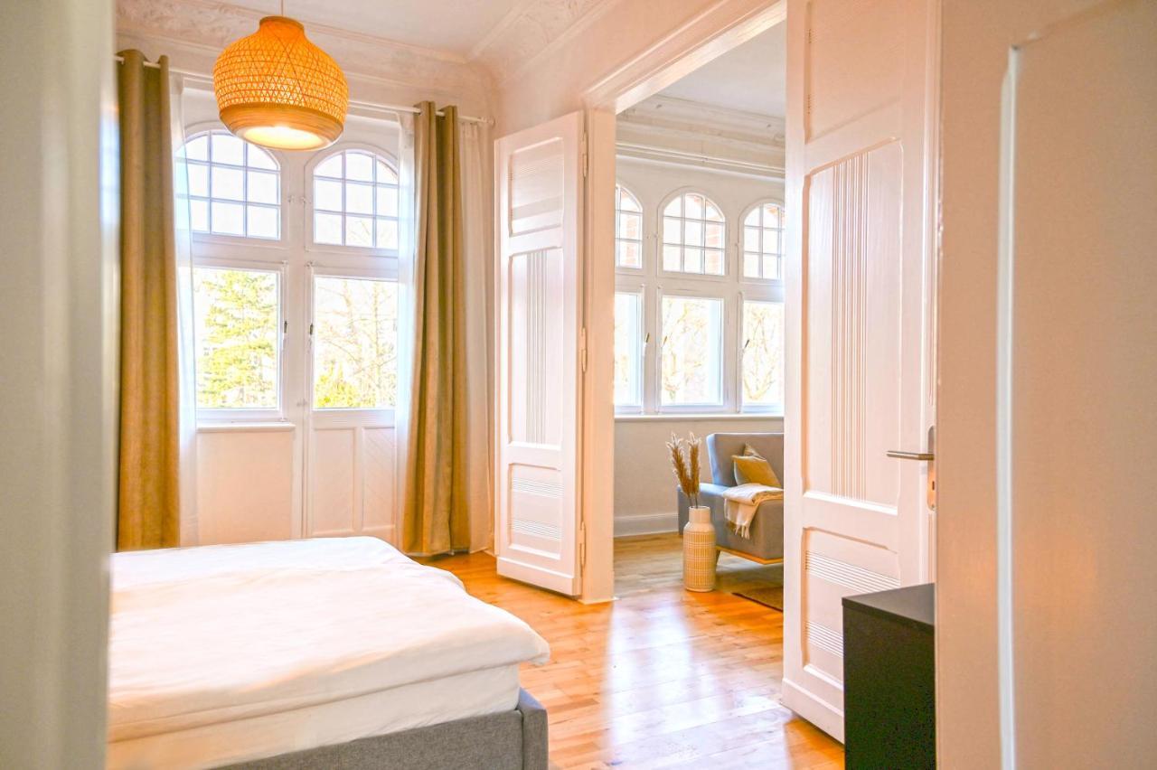 120Qm Denkmal Apartment In Krefeld Mit Stuck Und Balkon - Beuys Apartments - Krefeld Extérieur photo