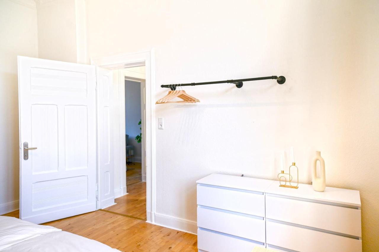120Qm Denkmal Apartment In Krefeld Mit Stuck Und Balkon - Beuys Apartments - Krefeld Extérieur photo