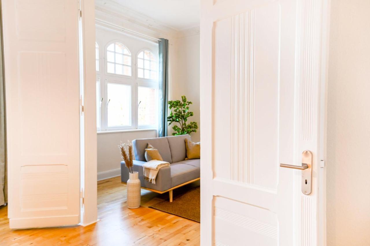 120Qm Denkmal Apartment In Krefeld Mit Stuck Und Balkon - Beuys Apartments - Krefeld Extérieur photo